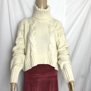 Fashion Nova Oversized Cropped Cable Knit Sweater. Size M/L. Cream.